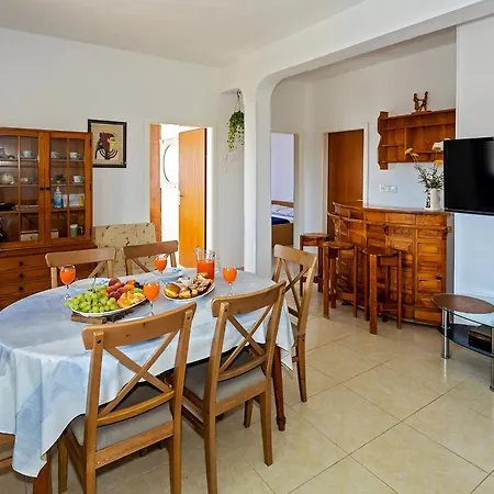 Zlatko * 罗戈兹尼察