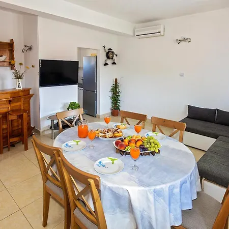 Zlatko Apartment *