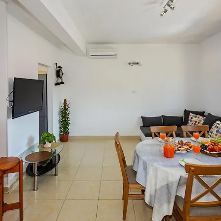 Zlatko Apartment *