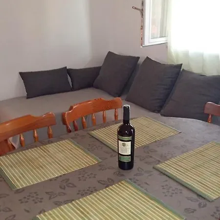 Zlatko Apartment